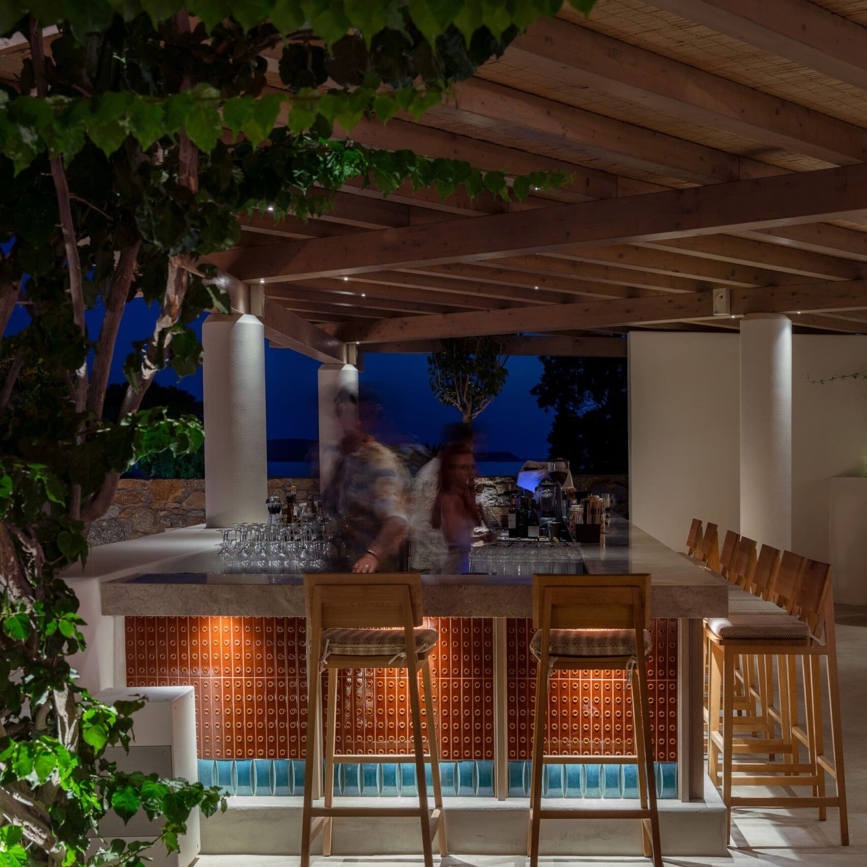 bar cocktail restaurant in mykonos