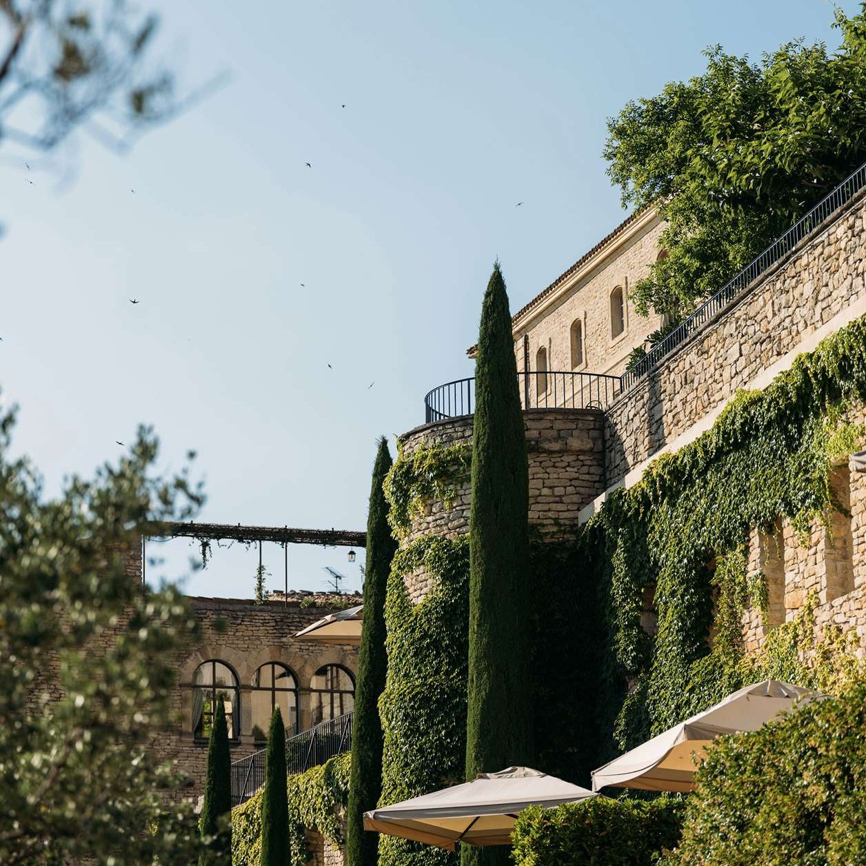 airelles gordes bastide france sud beefbar restaurant provence