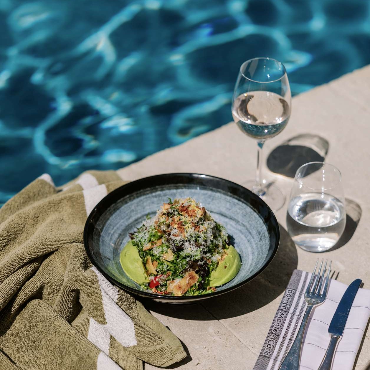 airelles restaurant beefbar gordes pool food
