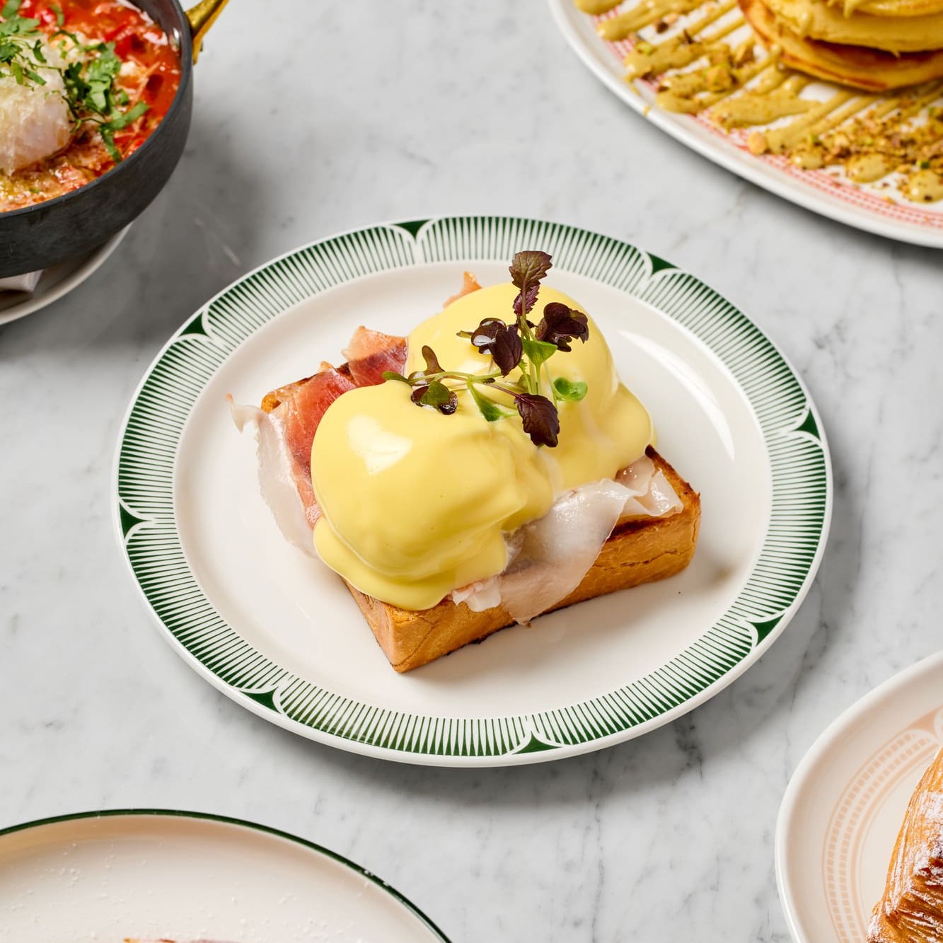 eggs benedicts brunch