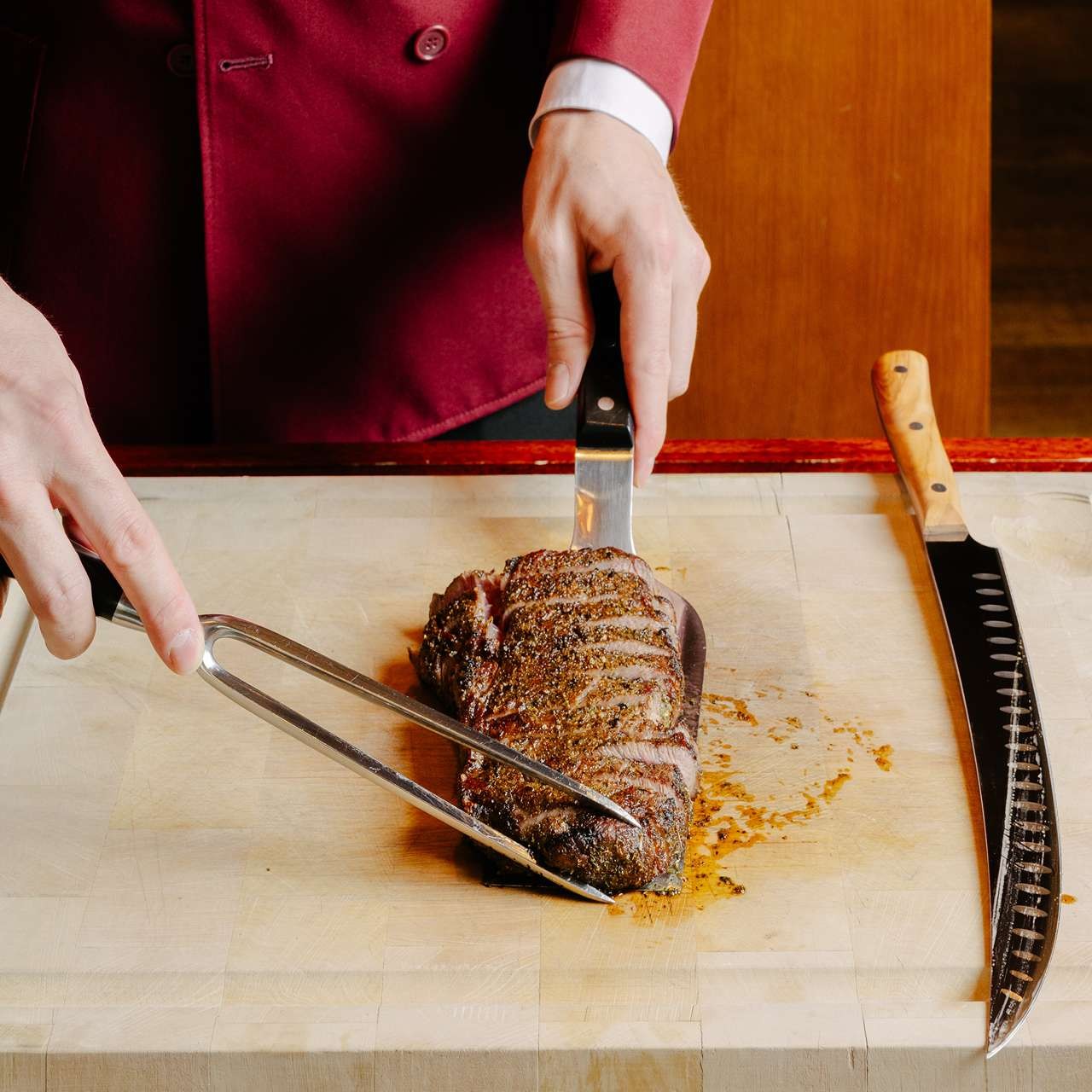chef carving steak beefbar luxembourg