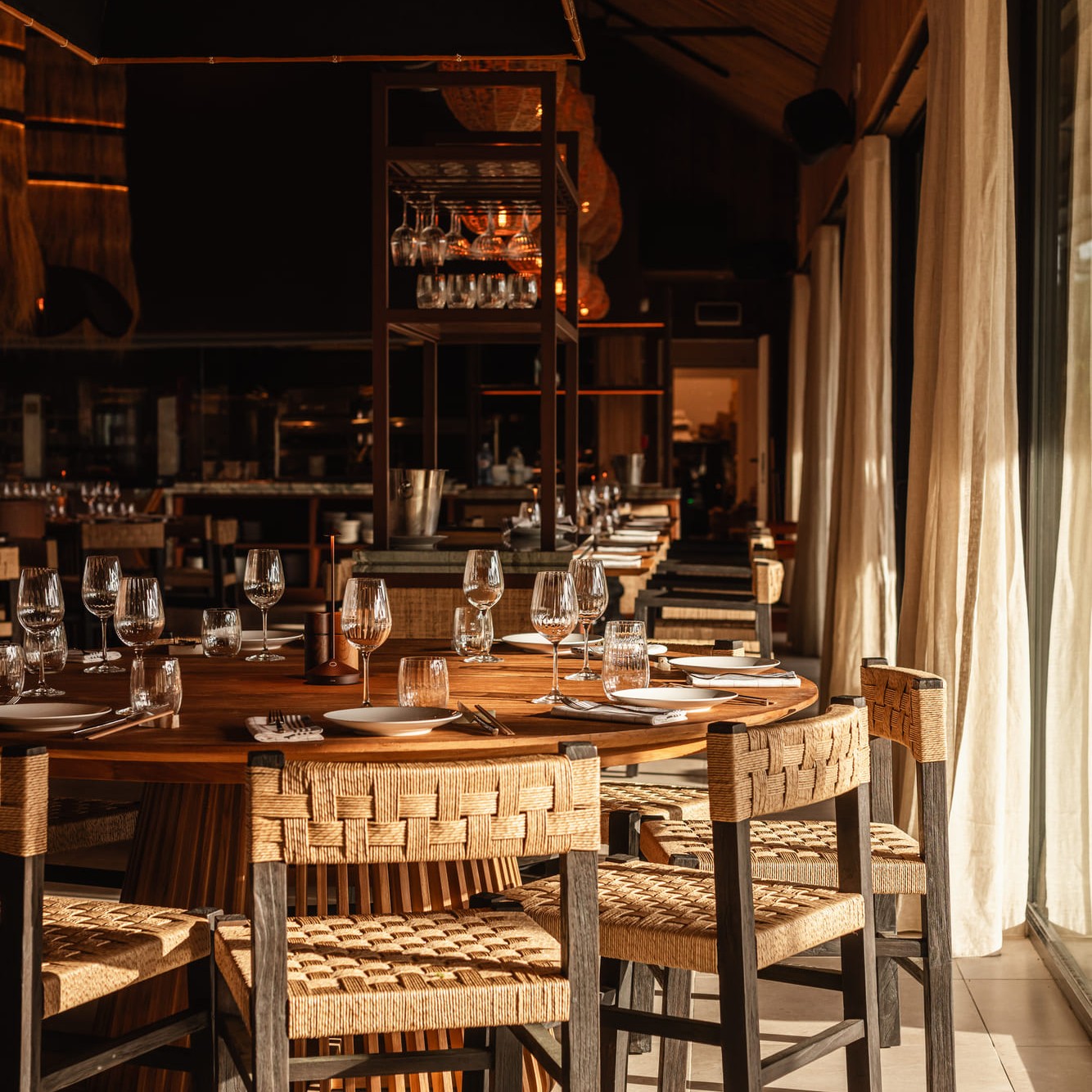 restaurant room