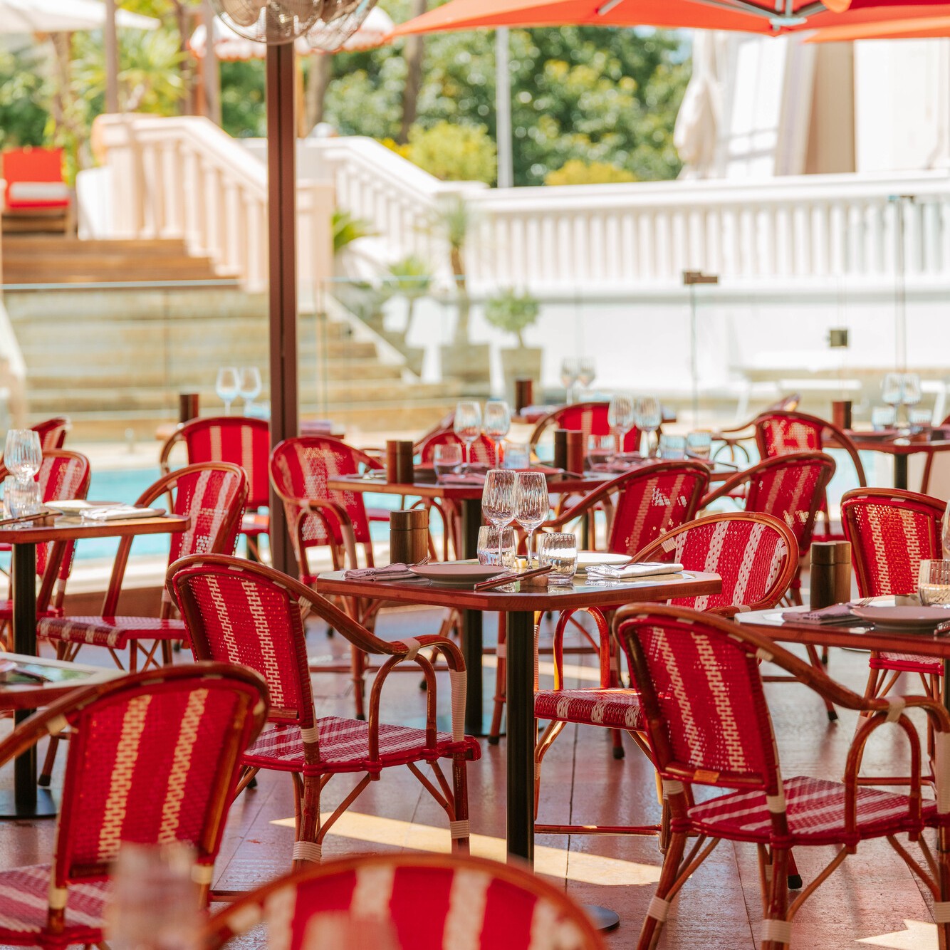 outside restaurant room